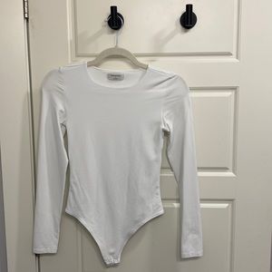 Aritzia Babaton contour crew bodysuit - small